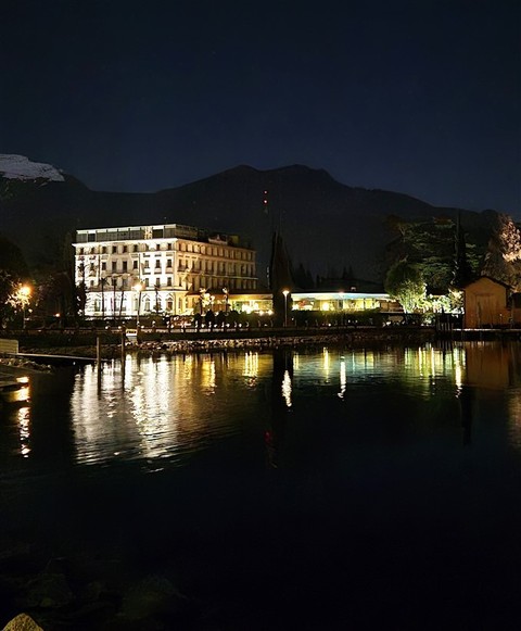 Lido Palace Hotel: l'epicentro della bellezza del Lago di Garda.