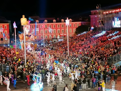 Carnevale di Nizza, il “Roi des océans” si avvicina