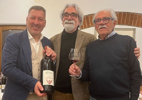 La musica di Peppe Vesicchio imprime “sfericità” alla Barbera. Questo è il segreto di Rebarba della cantina “Post dal Vin”