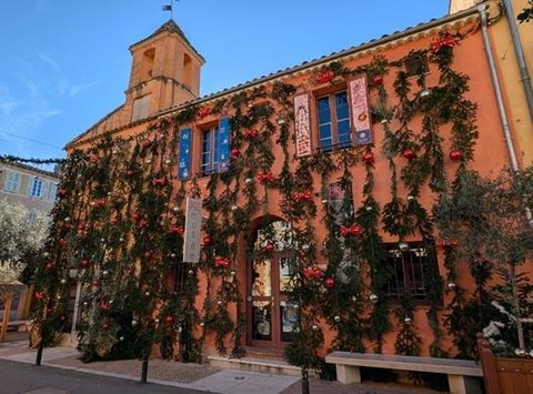 Costa Azzurra: il villaggio di Biot una passegiata magica fra luci e colori (Foto)